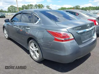 2014 Nissan Altima 2.5 S with VIN 1N4AL3AP8EC128555, listed as a IAAI auction lot 42193416 with 147,990 mi miles and . Bid and sale history available at carsss.com. Image 3.
