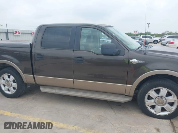 2005 Ford F-150 XLT z VIN 1FTPW12515KE76541, wystawiony jako IAAI lot #42144856 z przebiegiem 239 039 mil mil oraz . Historia ofert i sprzedaży dostępna na DreamBid. Obrazek 13.