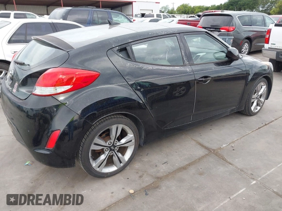 2013 Hyundai Veloster w/Black Int z VIN KMHTC6AD7DU152800, wystawiony jako IAAI lot #42477655 z przebiegiem 93 169 mil mil oraz . Historia ofert i sprzedaży dostępna na DreamBid. Obrazek 4.