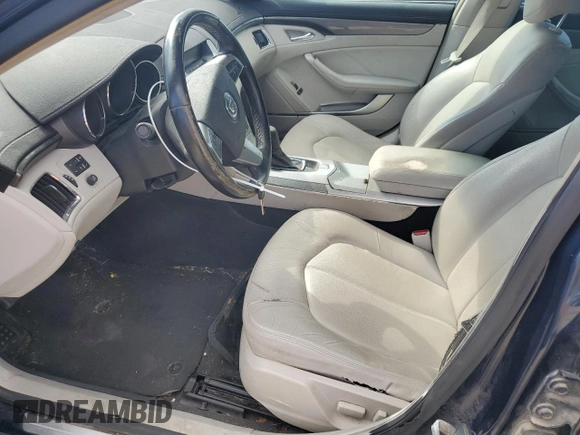 2008 Cadillac CTS RWD z VIN 1G6DF577980132236, wystawiony jako Copart lot #58308355 z przebiegiem 261 530 mil mil oraz Szkoda całkowita • Salvage title. Historia ofert i sprzedaży dostępna na DreamBid. Obrazek 7.