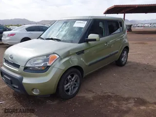 2011 Kia Soul ! with VIN KNDJT2A21B7195625, listed as a IAAI auction lot 41896664 with 131,678 mi miles. Bid and sale history available at carsss.com. Image 2.