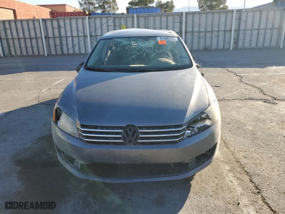 2012 Volkswagen Passat SE with VIN 1VWBP7A33CC042426, listed as a Copart auction lot 87606525 with 179,838 mi miles and Salvage Title. Bid and sale history available at carsss.com. Image 5.