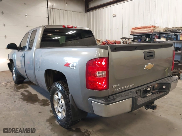 2009 Chevrolet Silverado 1500 LT with VIN 1GCEK29059Z253872, listed as a IAAI auction lot 41325279 with 45,495 mi miles. Bid and sale history available at carsss.com. Image 3.