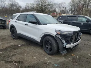 2022 Ford Police Interceptor Utility z VIN 1FM5K8AW1NNA02279, wystawiony jako Copart lot #51058345 z przebiegiem 51 337 mil mil oraz Czysty tytuł • Clean title. Historia ofert i sprzedaży dostępna na DreamBid. Obrazek 4.