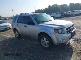 2011 Ford Escape XLT z VIN 1FMCU9D72BKC01477, wystawiony jako IAAI lot #42702010 z przebiegiem 225 814 mil mil oraz . Historia ofert i sprzedaży dostępna na DreamBid. Obrazek 1.