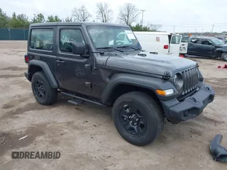 2022 Jeep Wrangler Willys Sport z VIN 1C4GJXAN8NW223101, wystawiony jako IAAI lot #42145620 z przebiegiem 42 831 mil mil oraz . Historia ofert i sprzedaży dostępna na DreamBid. Obrazek 1.