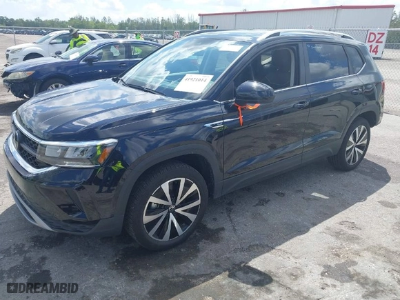 2024 Volkswagen Taos SE with VIN 3VVEX7B27RM124612, listed as a IAAI auction lot 41921014 with 8,880 mi miles. Bid and sale history available at carsss.com. Image 2.