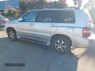 2004 Toyota Highlander z VIN JTEDP21A640004670, wystawiony jako IAAI lot #41539453 z przebiegiem 244 951 mil mil oraz . Historia ofert i sprzedaży dostępna na DreamBid. Obrazek 3.