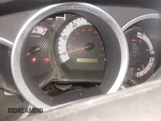 2013 Toyota Tacoma z VIN 5TFMU4FN9DX019465, wystawiony jako IAAI lot #42010194 z przebiegiem 115 812 mil mil oraz . Historia ofert i sprzedaży dostępna na DreamBid. Obrazek 7.