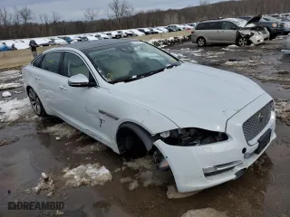 2019 Jaguar XJ with VIN SAJWJ2GD9K8W19701, listed as a Copart auction lot 42708793 with 0 mi miles. Bid and sale history available at carsss.com. Image 4.