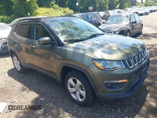 2018 Jeep Compass Latitude with VIN 3C4NJDBB5JT200840, listed as a IAAI auction lot 42557660 with 39,489 mi miles and . Bid and sale history available at DreamBid. Image 1.