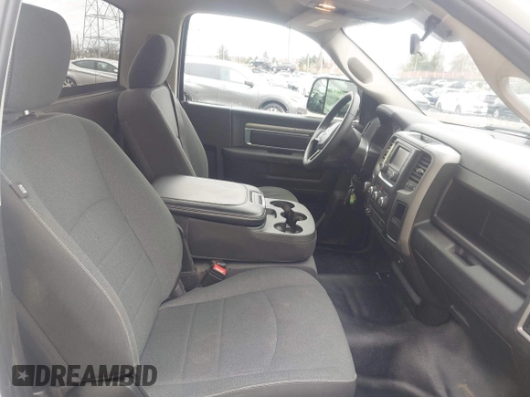 2022 Ram 1500 Tradesman z VIN 3C6JR6DG4NG330058, wystawiony jako IAAI lot #41903518 z przebiegiem 41 210 mil mil oraz . Historia ofert i sprzedaży dostępna na DreamBid. Obrazek 5.