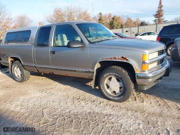 1998 Chevrolet C/K 1500 with VIN 2GCEK19R9W1276486, listed as a IAAI auction lot 41755760 with 181,656 mi miles. Bid and sale history available at carsss.com. Image 1.