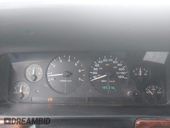 1998 Jeep Grand Cherokee Laredo with VIN 1J4GZ48S3WC204990, listed as a IAAI auction lot 41704176 with 185,376 mi miles. Bid and sale history available at carsss.com. Image 7.