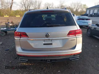 2023 Volkswagen Atlas SE with VIN 1V2HR2CA6PC523233, listed as a IAAI auction lot 41952399 with 28,387 mi miles and . Bid and sale history available at DreamBid. Image 16.