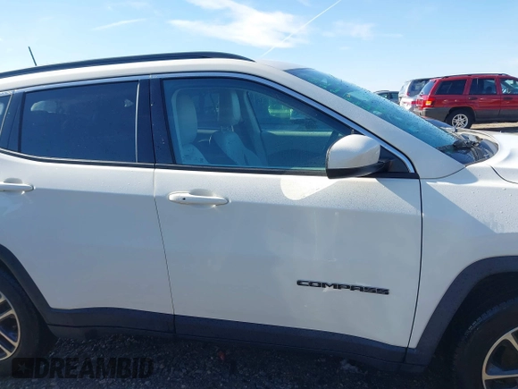 2019 Jeep Compass Altitude z VIN 3C4NJCBB0KT743170, wystawiony jako IAAI lot #41490256 z przebiegiem 93 319 mil mil oraz . Historia ofert i sprzedaży dostępna na DreamBid. Obrazek 14.
