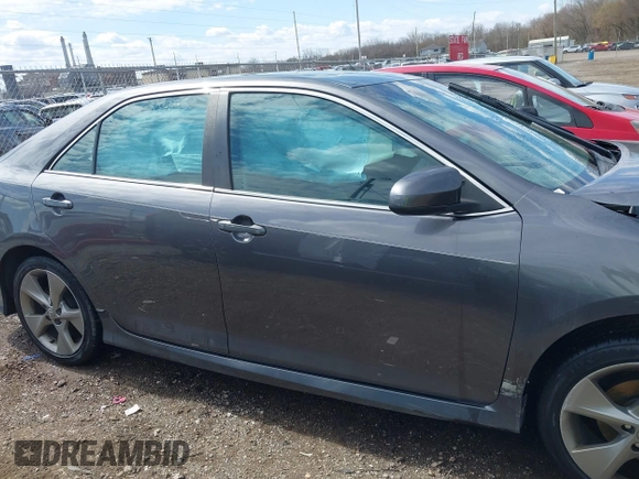 2014 Toyota Camry L with VIN 4T1BF1FK1EU370455, listed as a IAAI auction lot 41887561 with 203,798 mi miles. Bid and sale history available at carsss.com. Image 13.