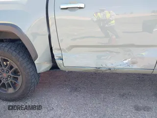 2022 Toyota Tundra Limited with VIN 5TFJA5AB6NX012246, listed as a IAAI auction lot 41868289 with 32,298 mi miles and . Bid and sale history available at DreamBid. Image 6.