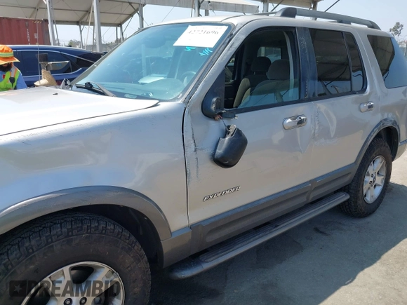 2005 Ford Explorer XLT z VIN 1FMZU73E35ZA26277, wystawiony jako IAAI lot #42721696 z przebiegiem 217 738 mil mil oraz . Historia ofert i sprzedaży dostępna na DreamBid. Obrazek 6.