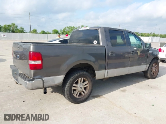 2005 Ford F-150 XLT z VIN 1FTRW12W55KF12801, wystawiony jako IAAI lot #42071518 z przebiegiem 462 561 mil mil oraz . Historia ofert i sprzedaży dostępna na DreamBid. Obrazek 4.