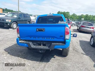 2021 Toyota Tacoma SR z VIN 3TMCZ5AN8MM374398, wystawiony jako IAAI lot #42297138 z przebiegiem 87 205 mil mil oraz . Historia ofert i sprzedaży dostępna na DreamBid. Obrazek 16.