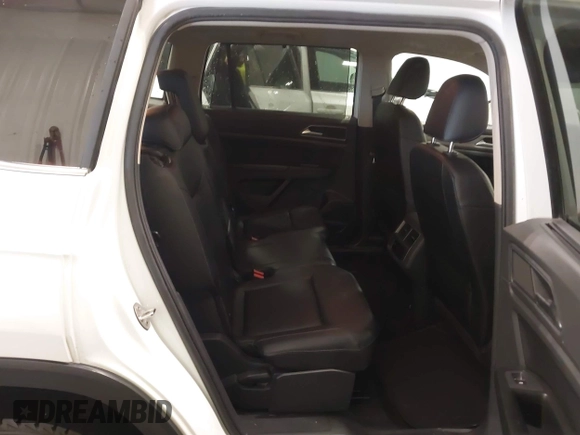 2018 Volkswagen Atlas SE with VIN 1V2KR2CA7JC574270, listed as a IAAI auction lot 41654110 with 104,440 mi miles and . Bid and sale history available at DreamBid. Image 8.