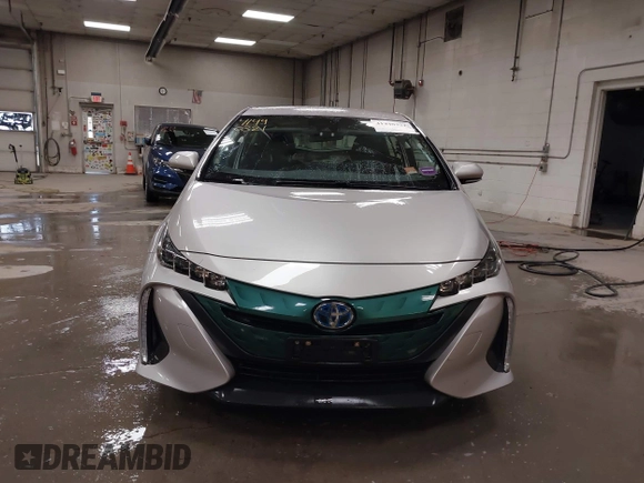 2017 Toyota Prius Plus z VIN JTDKARFP1H3044307, wystawiony jako IAAI lot #41440321 z przebiegiem 40 512 mil mil oraz . Historia ofert i sprzedaży dostępna na DreamBid. Obrazek 13.