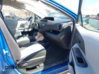 2013 Toyota Prius One z VIN JTDKDTB33D1555756, wystawiony jako IAAI lot #41962684 z przebiegiem Nie podano mil oraz . Historia ofert i sprzedaży dostępna na DreamBid. Obrazek 5.