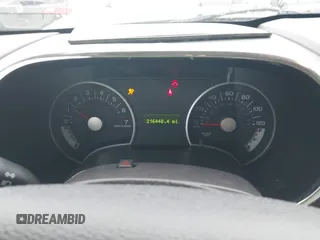 2008 Ford Explorer XLT z VIN 1FMEU73E78UB29010, wystawiony jako IAAI lot #40871239 z przebiegiem 216 448 mil mil oraz . Historia ofert i sprzedaży dostępna na DreamBid. Obrazek 7.
