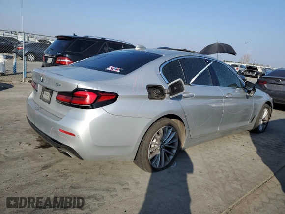 2021 BMW 5 Series 530i xDrive with VIN WBA13BJ08MWX25707, listed as a Copart auction lot 43371195 with 75,126 mi miles and Salvage Title. Bid and sale history available at carsss.com. Image 3.