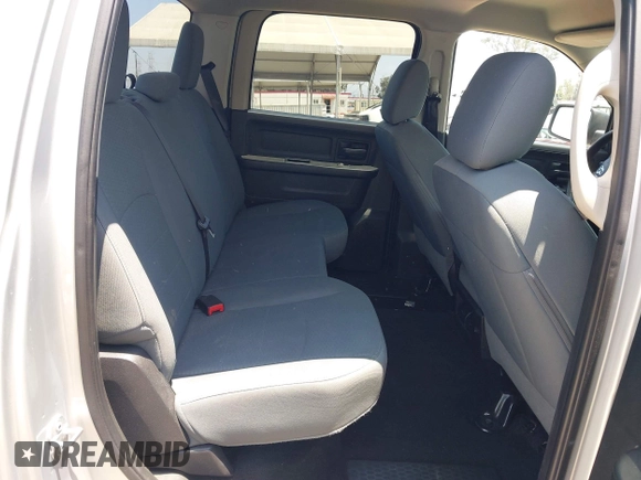 2015 Ram 1500 Express z VIN 1C6RR6KGXFS605044, wystawiony jako IAAI lot #42476988 z przebiegiem 100 498 mil mil oraz . Historia ofert i sprzedaży dostępna na DreamBid. Obrazek 8.