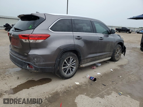 2018 Toyota Highlander SE with VIN 5TDKZRFH1JS545249, listed as a Copart auction lot 55875935 with 107,601 mi miles and Salvage title. Bid and sale history available at DreamBid. Image 3.