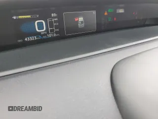 2020 Toyota Prius LE z VIN JTDKARFP9L3138248, wystawiony jako Copart lot #54676615 z przebiegiem 43 323 mil mil oraz Szkoda całkowita • Salvage title. Historia ofert i sprzedaży dostępna na DreamBid. Obrazek 9.