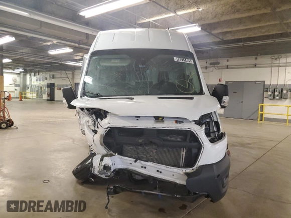 2024 Ford Transit Cargo with VIN 1FTBR1X86RKA81698, listed as a Copart auction lot 42611405 with 13,736 mi miles and Clean Title. Bid and sale history available at carsss.com. Image 5.