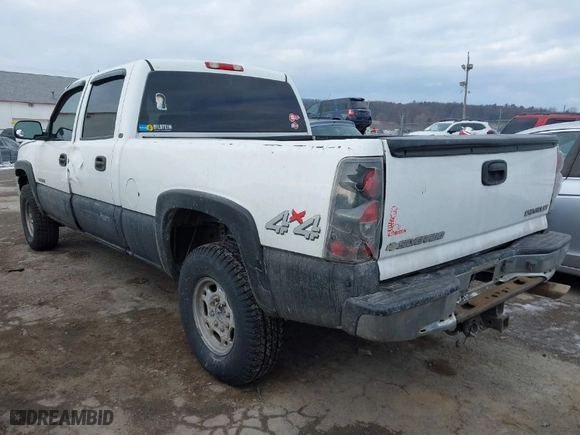 2003 Chevrolet Silverado 1500HD LT with VIN 1GCGK13U53F174242, listed as a IAAI auction lot 41315419 with 205,280 mi miles. Bid and sale history available at carsss.com. Image 3.
