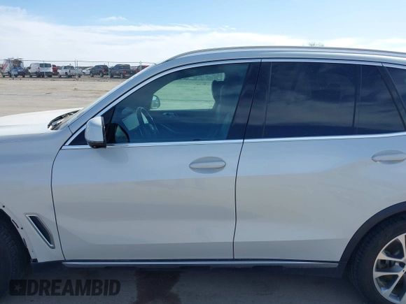 2019 BMW X5 xDrive40i with VIN 5UXCR6C50KLL08346, listed as a IAAI auction lot 41824070 with 75,000 mi miles and . Bid and sale history available at DreamBid. Image 15.