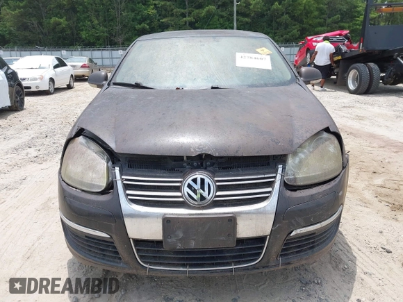 2010 Volkswagen Jetta Limited Edition with VIN 3VWRZ7AJ5AM015232, listed as a IAAI auction lot 42784607 with Not provided miles and . Bid and sale history available at DreamBid. Image 6.