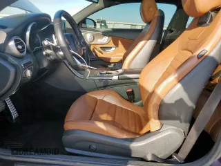 2018 Mercedes-Benz C 300 z VIN WDDWJ4JB6JF658506, wystawiony jako Copart lot #59221685 z przebiegiem 108 012 mil mil oraz Szkoda całkowita • Salvage title. Historia ofert i sprzedaży dostępna na DreamBid. Obrazek 7.