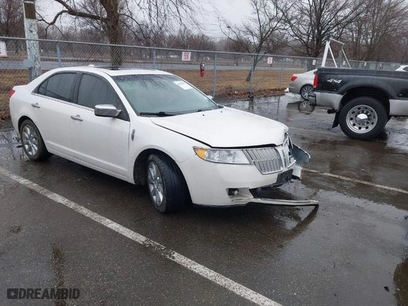 2012 Lincoln MKZ with VIN 3LNHL2JCXCR813912, listed as a IAAI auction lot 41560299 with 153,806 mi miles. Bid and sale history available at carsss.com. Image 1.