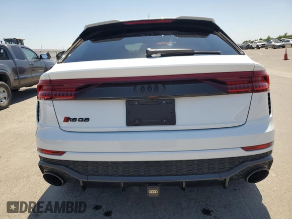 2021 Audi RS Q8 z VIN WU1ARBF19MD042271, wystawiony jako Copart lot #55304785 z przebiegiem 23 560 mil mil oraz Szkody całkowita. Historia ofert i sprzedaży dostępna na DreamBid. Obrazek 6.