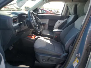 2022 Ford Maverick XL z VIN 3FTTW8E96NRA12792, wystawiony jako Copart lot #54229745 z przebiegiem 74 384 mil mil oraz Szkoda całkowita • Salvage title. Historia ofert i sprzedaży dostępna na DreamBid. Obrazek 7.