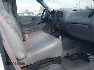 1999 Ford F-250 z VIN 1FTPF28W2XNB25385, wystawiony jako IAAI lot #42768047 z przebiegiem Nie podano mil oraz . Historia ofert i sprzedaży dostępna na DreamBid. Obrazek 5.