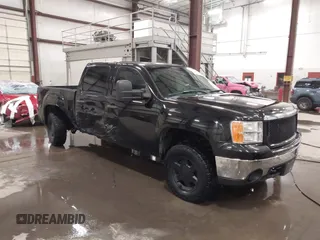 2007 GMC Sierra 1500 z VIN 2GTEK13Y671623239, wystawiony jako IAAI lot #41928551 z przebiegiem 198 617 mil mil oraz . Historia ofert i sprzedaży dostępna na DreamBid. Obrazek 1.