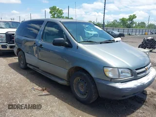 1998 Toyota Sienna LE z VIN 4T3ZF13C3WU040160, wystawiony jako IAAI lot #42457548 z przebiegiem 226 516 mil mil oraz . Historia ofert i sprzedaży dostępna na DreamBid. Obrazek 1.