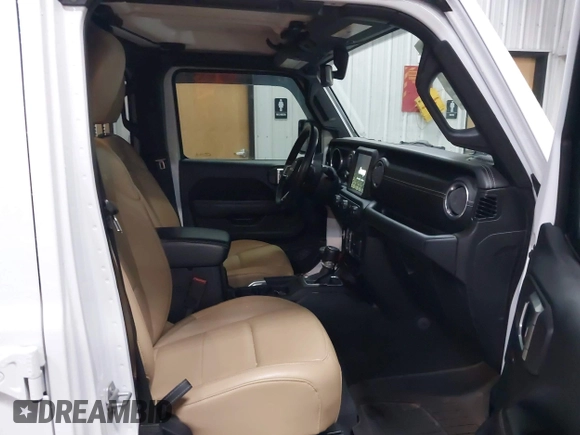 2018 Jeep Wrangler Unlimited Sahara z VIN 1C4HJXEG3JW117990, wystawiony jako IAAI lot #42290861 z przebiegiem 86 907 mil mil oraz . Historia ofert i sprzedaży dostępna na DreamBid. Obrazek 5.