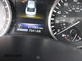 2015 Infiniti Q50 with VIN JN1BV7AR4FM406268, listed as a IAAI auction lot 41837888 with 211,965 mi miles. Bid and sale history available at carsss.com. Image 16.