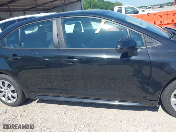 2022 Toyota Corolla LE with VIN 5YFEPMAE5NP347162, listed as a IAAI auction lot 42097627 with 52,170 mi miles. Bid and sale history available at carsss.com. Image 12.