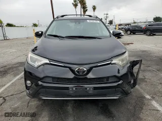2018 Toyota RAV4 XLE with VIN 2T3WFREV8JW451241, listed as a Copart auction lot 48795135 with 92,208 mi miles and Salvage Title. Bid and sale history available at carsss.com. Image 5.