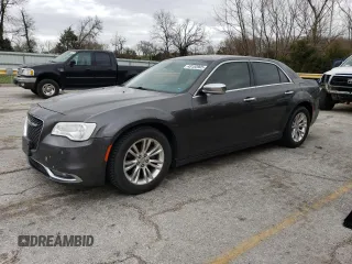 2015 Chrysler 300 C z VIN 2C3CCAEG1FH802176, wystawiony jako Copart lot #49153905 z przebiegiem 158 376 mil mil oraz Szkoda całkowita • Salvage title. Historia ofert i sprzedaży dostępna na DreamBid. Obrazek 1.