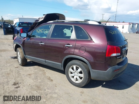 2012 Kia Sorento LX with VIN 5XYKT4A67CG191666, listed as a IAAI auction lot 42047583 with 175,404 mi miles. Bid and sale history available at carsss.com. Image 3.